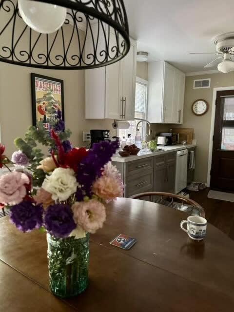 Holiday home Elegance Enjoy Southern Comfort In Style *